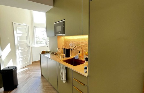 Lisbon Old Town Apartment | Bright & Stylish Private Room in Campo Pequeno near Saldanha