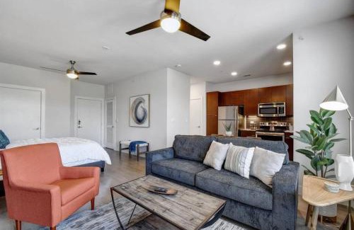 King William Apartment | Bright Stylish Studio Near Downtown