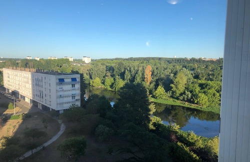Tours Apartment | Bright T2 overlooking Cher, 8mn from station & center