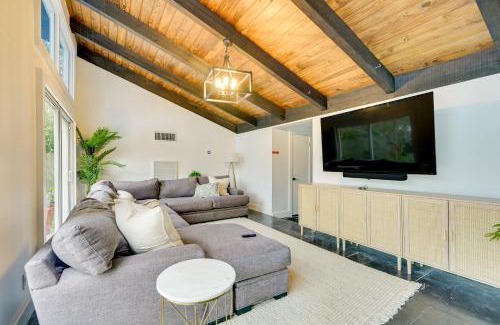 Lake Magdalene House | Bright Tampa Oasis with Outdoor Pool and Gazebo!