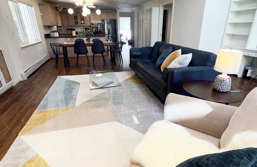 Interurban Park House | Bright & Tranquil Chautauqua 3 Bed 2 Bath Home Close to CU and Hiking Trails.