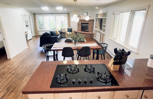 Interurban Park House | Bright & Tranquil Chautauqua 3 Bed 2 Bath Home Close to CU and Hiking Trails.