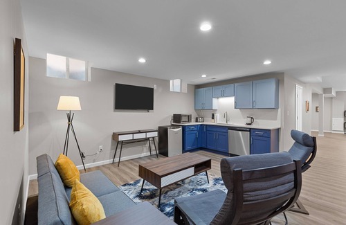 The Gate House | Bright Urban Comfort | JZ Vacation Rentals