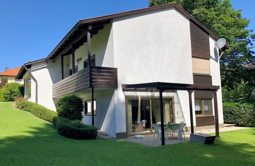 Saaldorf-Surheim Apartment | Bright vacation apartment - 3 persons, 80sqm, 2 bedrooms, covered terrace