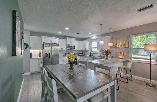 Venice House | Bright Venice Getaway Less Than 1 Mi to Historic Dtwn