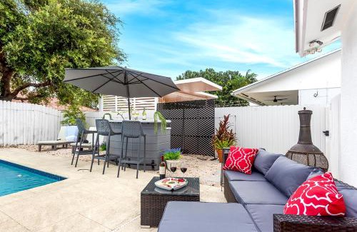Homestead House | Bright Villa, Heated Pool, 2 Kings, by Everglades, Biscayne & Keys