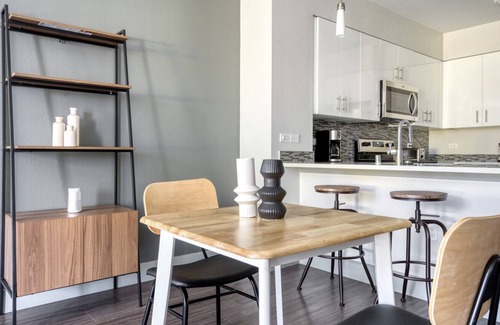 Walnut Creek Apartment | Bright Walnut Creek 1BR w/ Pool, Gym & W/D, walk to BART, by Blueground