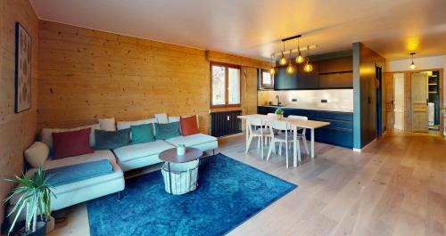 Les Praz-de-Chamonix Apartment | Bright, warm 2BR 2min to gondola, private garden