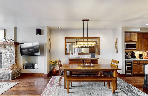 Mountain Village Condo | Bright & Welcoming Mountain Condo in Ski-In/Ski-Out Location w/WiFi & Balcony