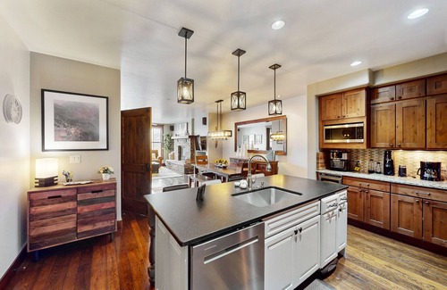 Mountain Village Condo | Bright & Welcoming Mountain Condo in Ski-In/Ski-Out Location w/WiFi & Balcony