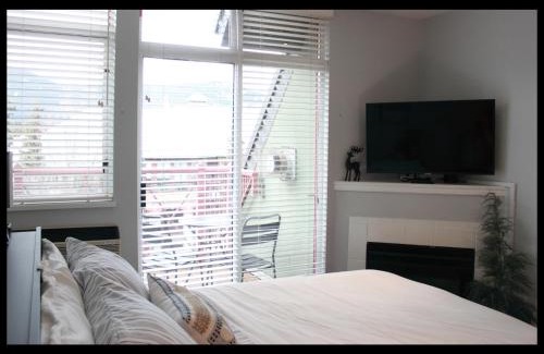 Village North Apartment | Bright Whistler Village Getaway w/pool & hot tub