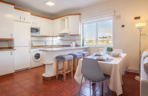 Basurto-Zorroza Apartment | Bright with views of the Bilbao estuary