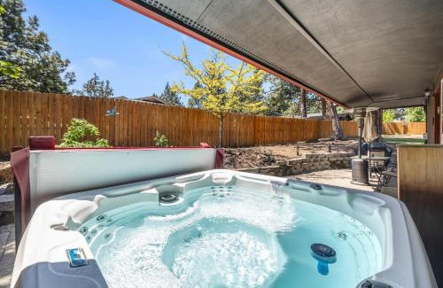 Southeast Bend House | BrightCottage