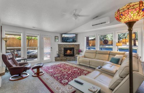 Southeast Bend House | BrightCottage