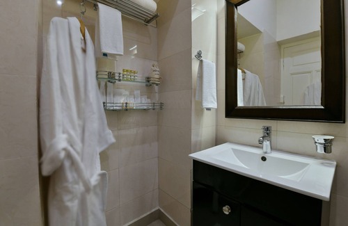 Dalhousie Hotel | Brij Villa, Dalhousie - A Colonial Luxury Retreat