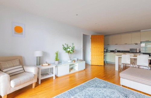 Chaucer Apartment | Brilliantly Located 1BD Flat with Balcony, Borough
