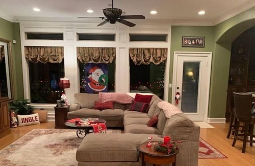 Purcell House | Bring the family home for Christmas! 5000 square-foot home! Dual kitchens