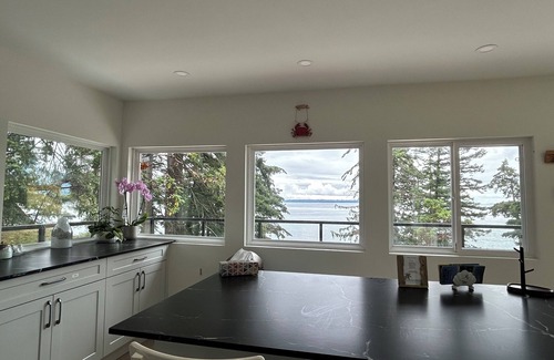 Bowen Island House | Bring the whole family to this luxurious Bowen Island Cottage