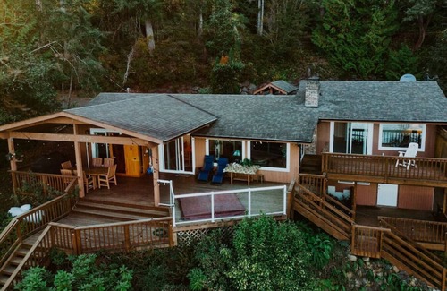 Brinnon House | Brinnon · View/Sauna/Massage Chair/Oysters on the Water
