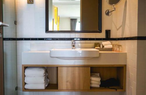 Nong Pa Khrang Hotel | Brique Suite