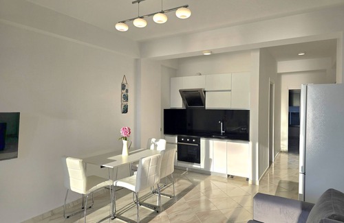 Durres Apartment | Brisa del Mar Beachfront Apartment 115