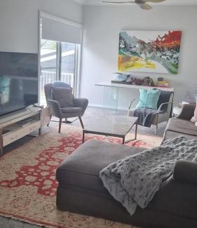 Point Clare House | Brisbane waters cottage at Point Clare NSW