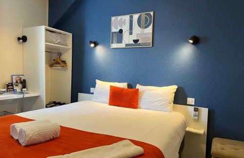 Centre Ville Hotel | Brit Hotel du Parc Niort Centre-Parking gratuit