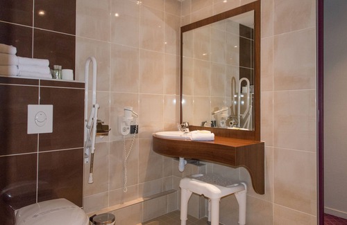 Joue-les-Tours Hotel | Brit Hotel Tours Sud - Le Cheops