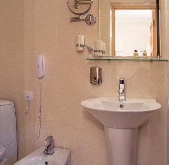 Kharkiv Hotel | Britaniya