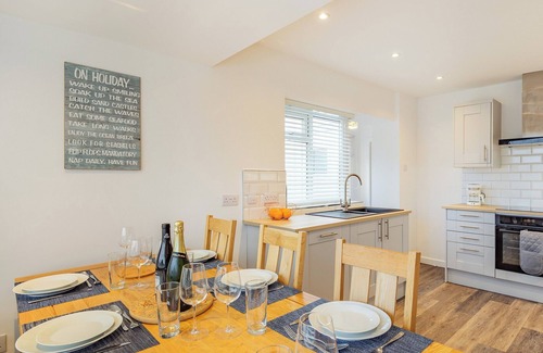 Brixham Cabin | Broadacre House is a 3 bedroom holiday home sleeping up to 8 people.