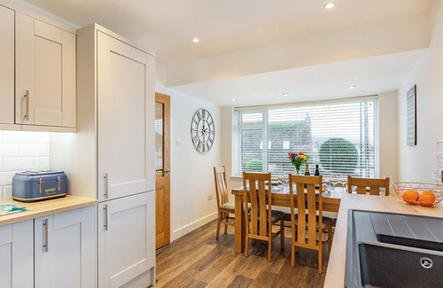 Brixham Cabin | Broadacre House is a 3 bedroom holiday home sleeping up to 8 people.