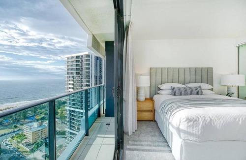 Broadbeach Apartment | Broadbeach Exclusive - Sky High Luxury at Oracle
