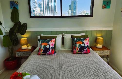 Broadbeach Apartment | Broadbeach, Stylish Apartment Close To everything