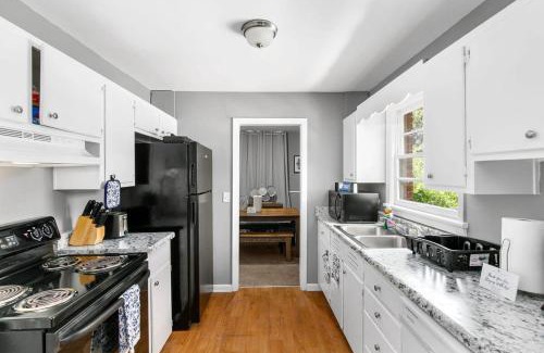 New Castle House | Broadmoor Bungalow - Unit A