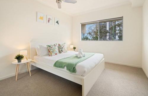 Runaway Bay Apartment | Broadwater Days - Breezy Resort Living by the Bay