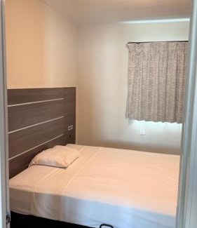 Lincoln Acres Hotel | Broadway Inn and Suites