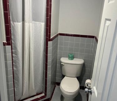 North San Antonio - SAT Hotel | Broadway Inn Motel