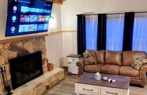 Sulphur House | Broken Arrow Getaway