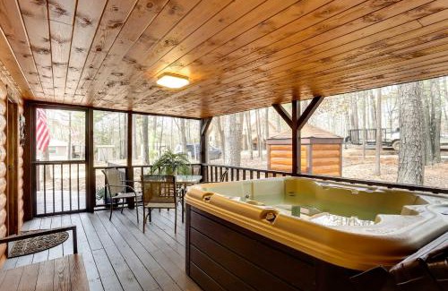 Broken Bow House | Broken Bow Abode with Hot Tub Less Than 7 Mi to Lake!