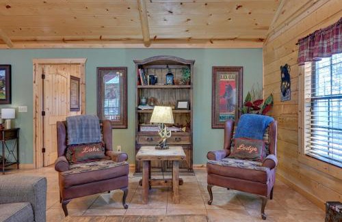 Broken Bow House | Broken Bow Cabin with Hot Tub and Deck - 4 Mi to Lake!