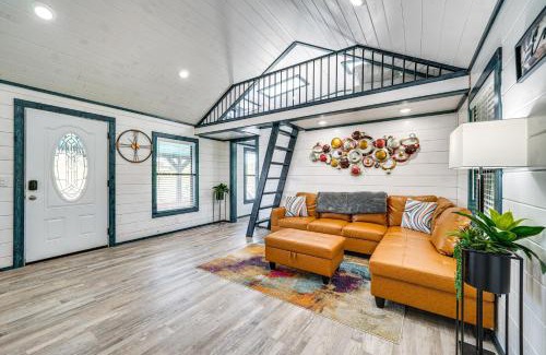 Broken Bow House | Broken Bow Cabin with Hot Tub, Fire Pit and Creek View
