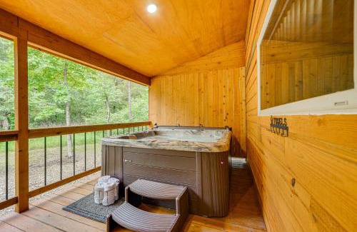 Broken Bow House | Broken Bow Cabin with Private Hot Tub 14 Mi to Lake