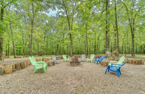 Broken Bow House | Broken Bow Getaway Hot Tub, Grill and Fire Pit