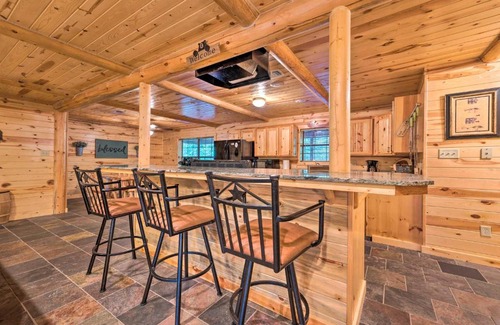 Broken Bow House | Broken Bow Retreat on 2 Acres with Hot Tub and Deck!