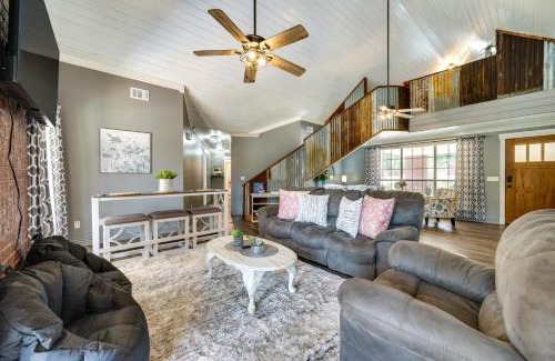 Broken Bow House | Broken Bow Vacation Rental with Pool and Hot Tub!