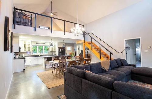 Almelund House | Broken Pitchfork Farm Retreat