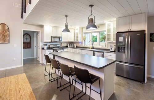 Almelund House | Broken Pitchfork Farm Retreat