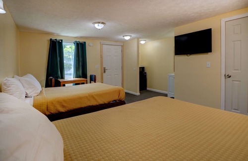 Southern Coast Hotel | Brookside Inn & Cottages