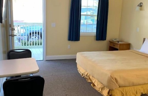 Southern Coast Hotel | Brookside Inn & Cottages