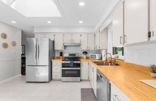 Brooksville House | Brooksville Oasis! 3 Bedroom, Pool Home